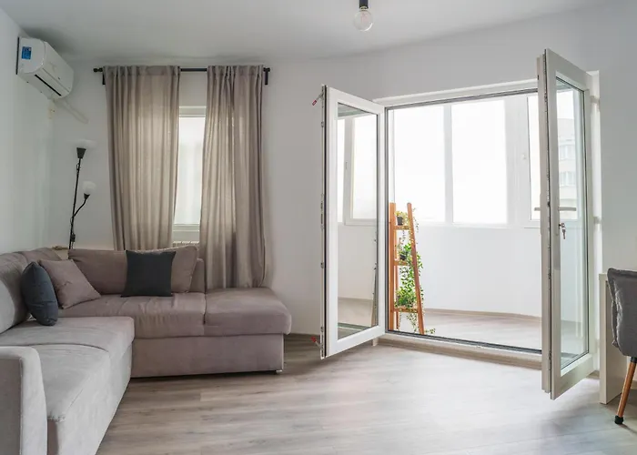 Urban House * Bucureşti